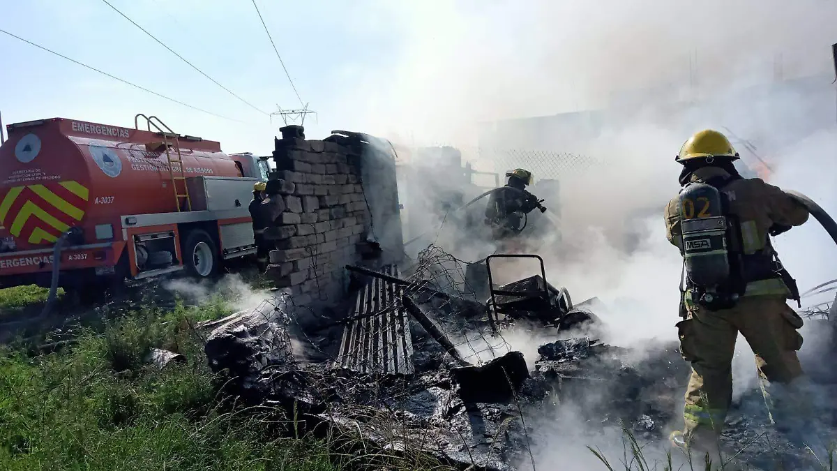 Se incendia casa en San Jerónimo Caleras